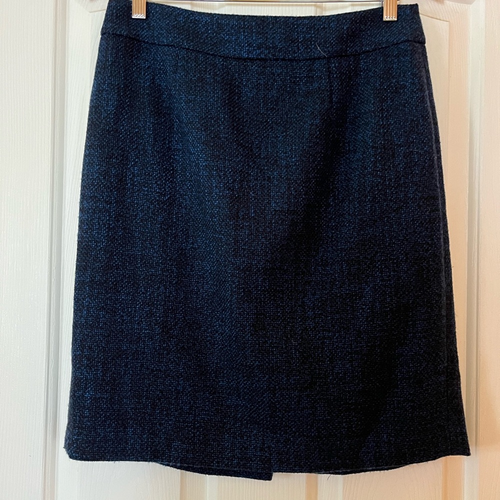 Banana Republic pencil skirt.  Size 8